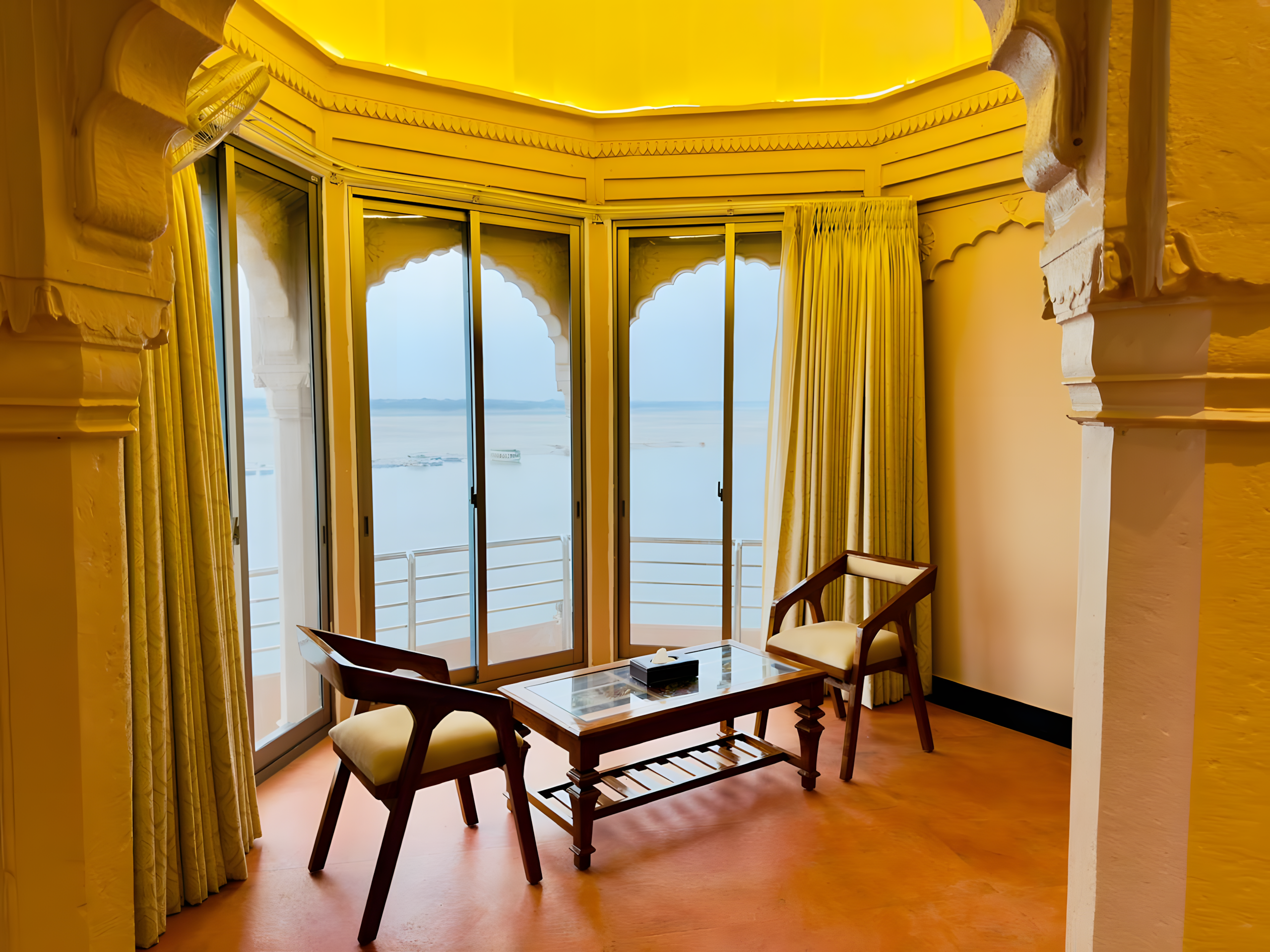 kaashi-suite-golden-chhajja-bay-window-ganga-maharana-mahal-varanasi